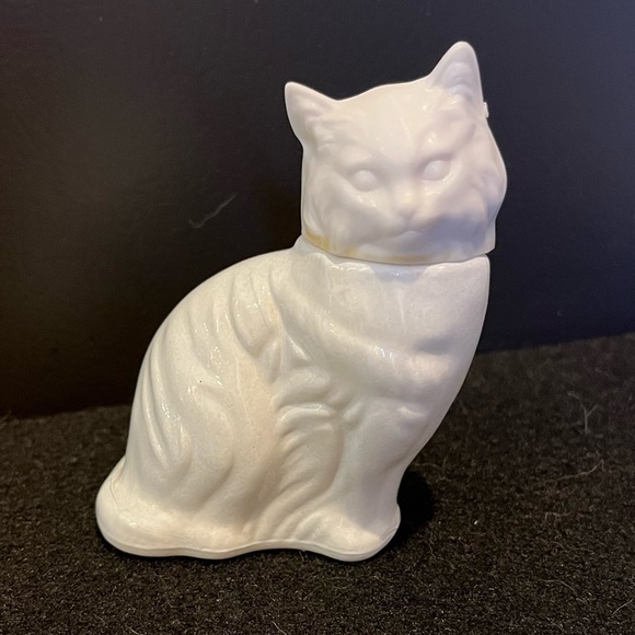 Avon Other - Avon White Cat Decanter Bottle Long Hair Fluffy White Cat Figurine